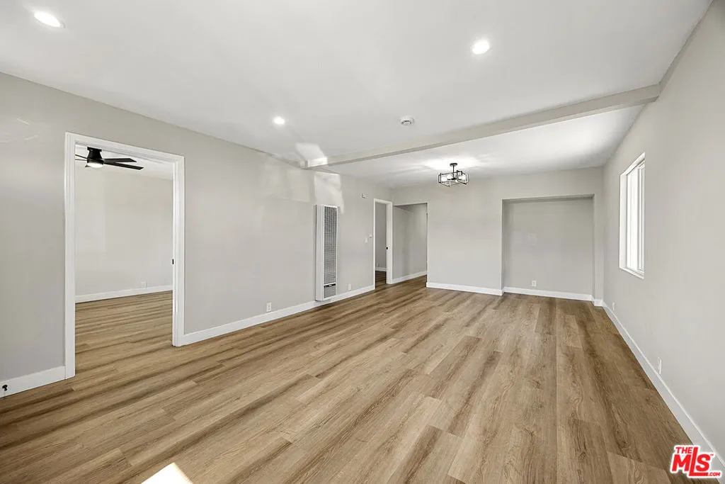 337 E 60th Street, Los Angeles, California 90003 home-pic-3